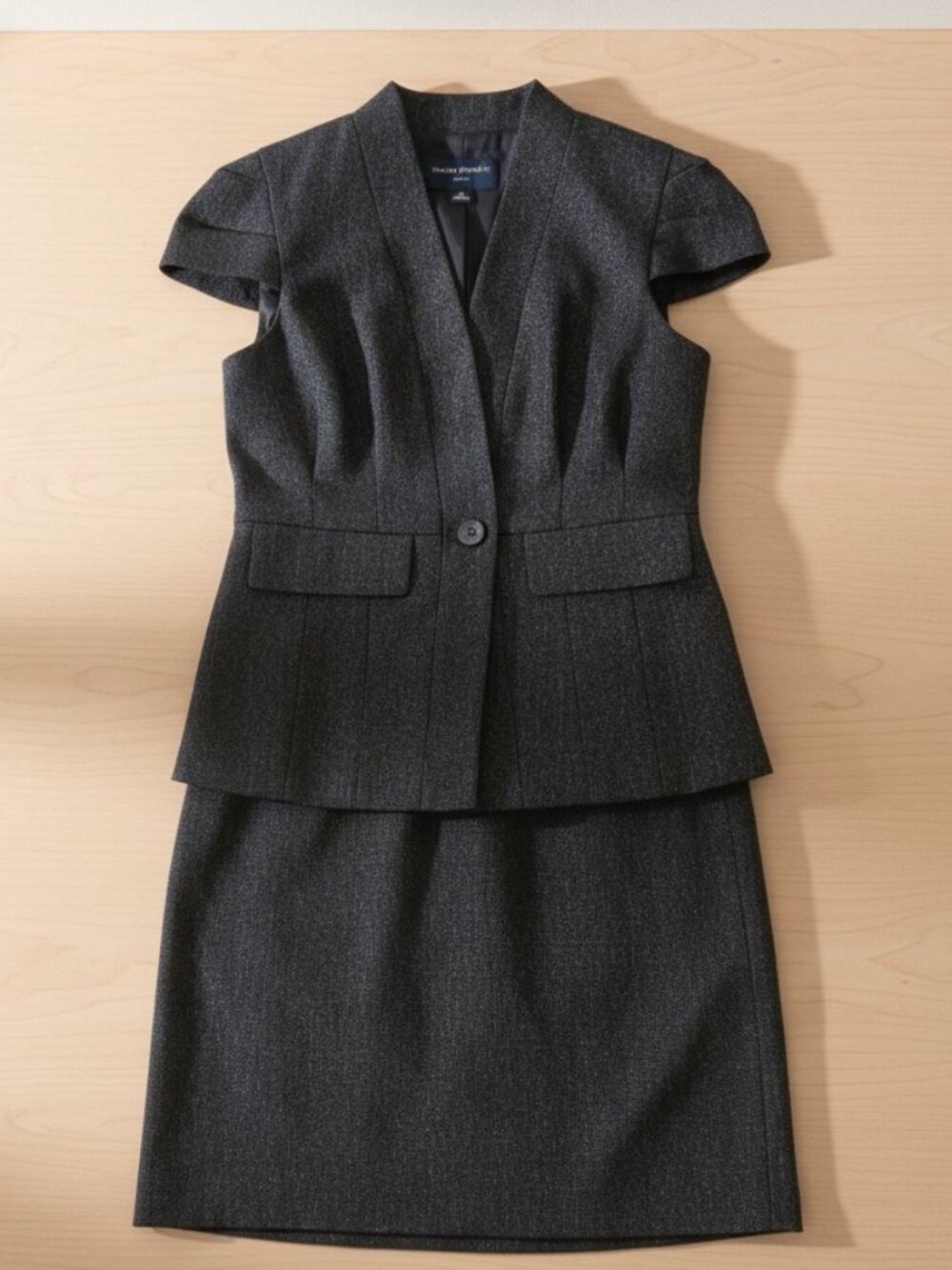 Banana Republic Charcoal Gray Wool Blend Peplum Blazer & Skirt Suit Set 2P / 0